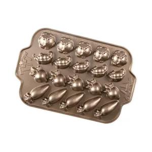 Nordic Ware Garden Patch Cakelet Pan